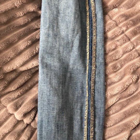 American eagle ripped jeans - Picture 3 of 3